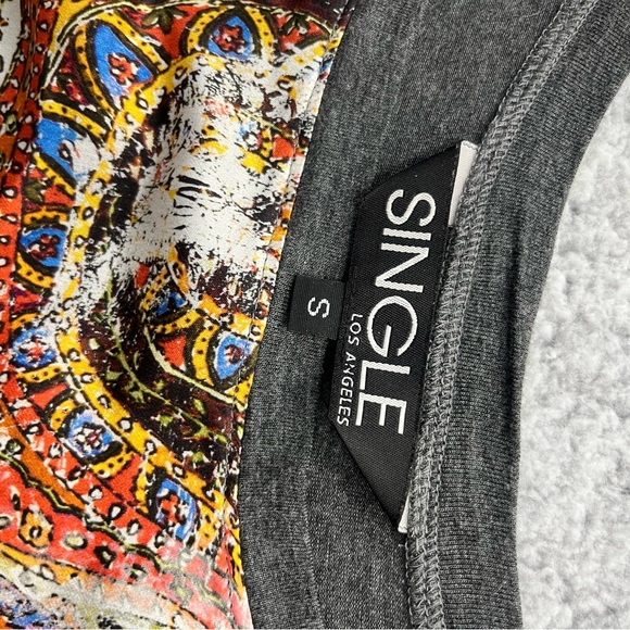 Women's SINGLE Los Angeles Gray Peacock Design Short Sleeve Tunic Size S - Picture 4 of 8